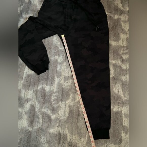 2021 Lululemon Stretch High-Rise Jogger *Shorter Length Size 8 - Picture 6 of 11